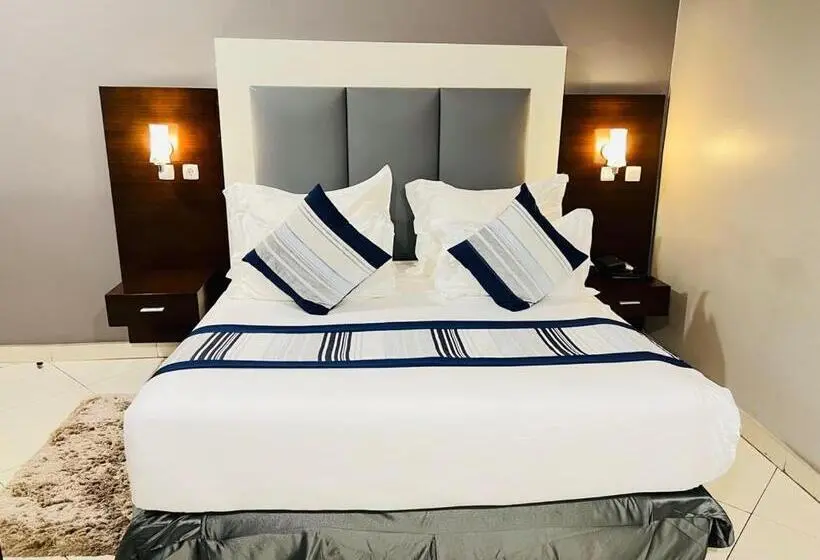 Standardzimmer Kingsize Bett, Amirana
