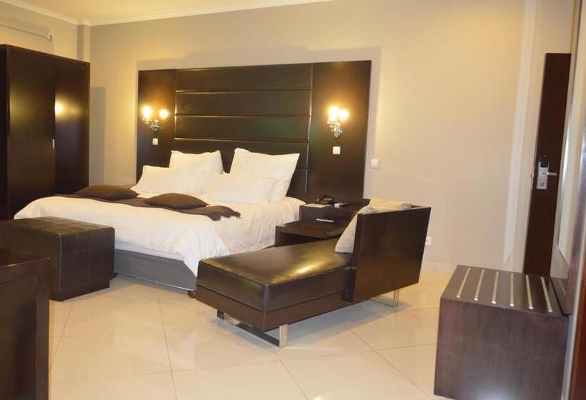 行政套房, Amirana