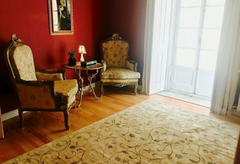 اتاق رمانتیک, Luxa Charmhouse