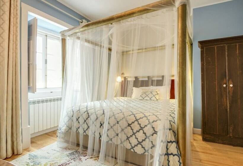 اتاق رمانتیک, Luxa Charmhouse