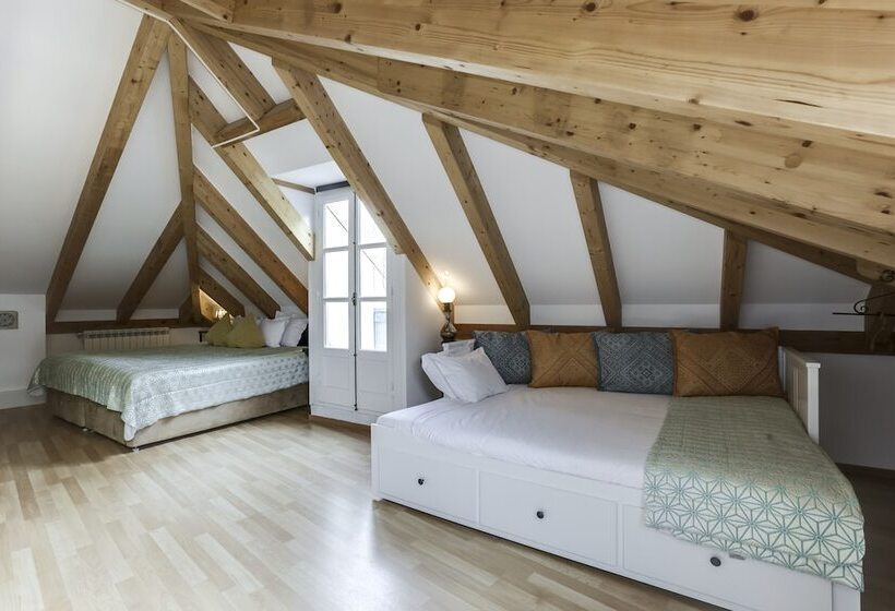 سوییت خانوادگی, Luxa Charmhouse