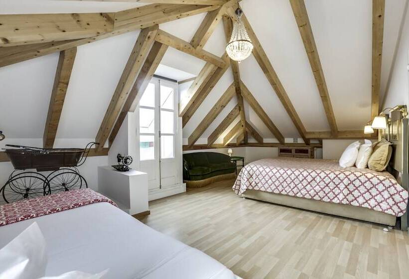 سوییت خانوادگی, Luxa Charmhouse