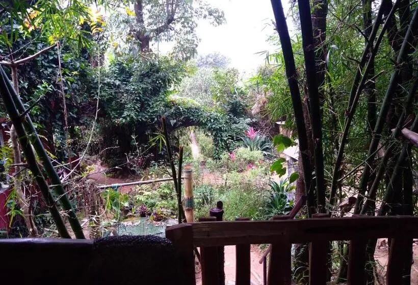 キャビン, Koomankolly Resort