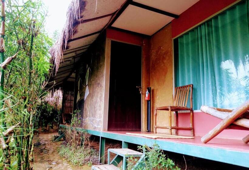 带阳台的豪华间, Koomankolly Resort