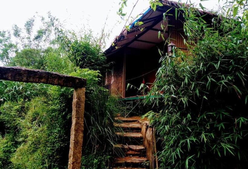 带阳台的豪华间, Koomankolly Resort