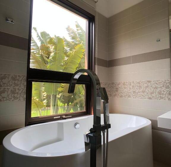 اتاق استاندارد چهار تخته, Aqua Star Villa Homestay