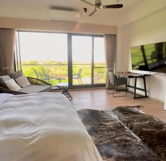 Classic room with balcony, Aqua Star Villa Homestay