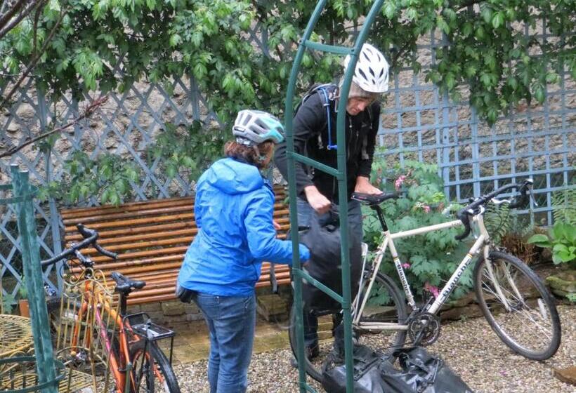 סטודיו סטנדרטי נוף לגינה, La Mirandole