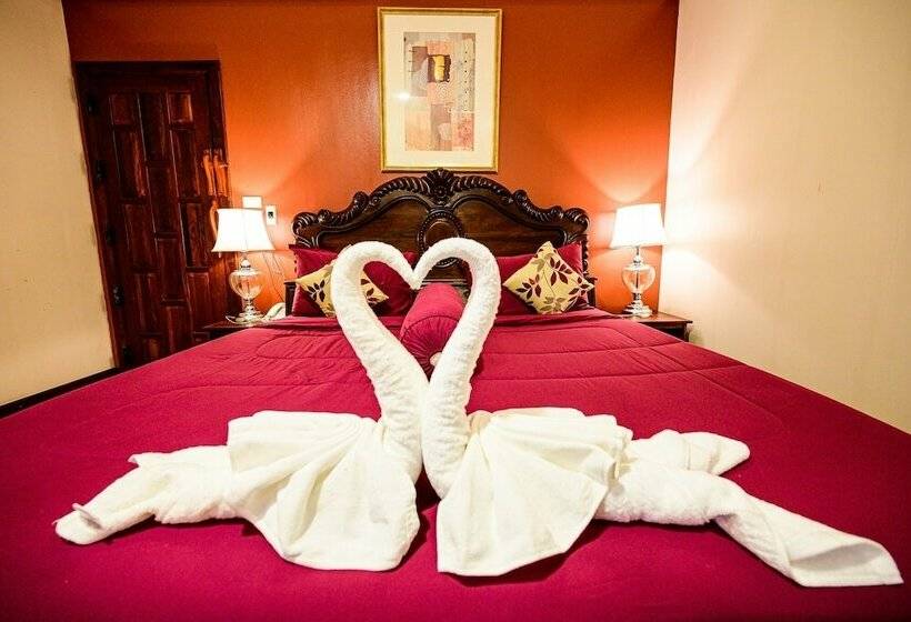 جناح, Rommai At Home