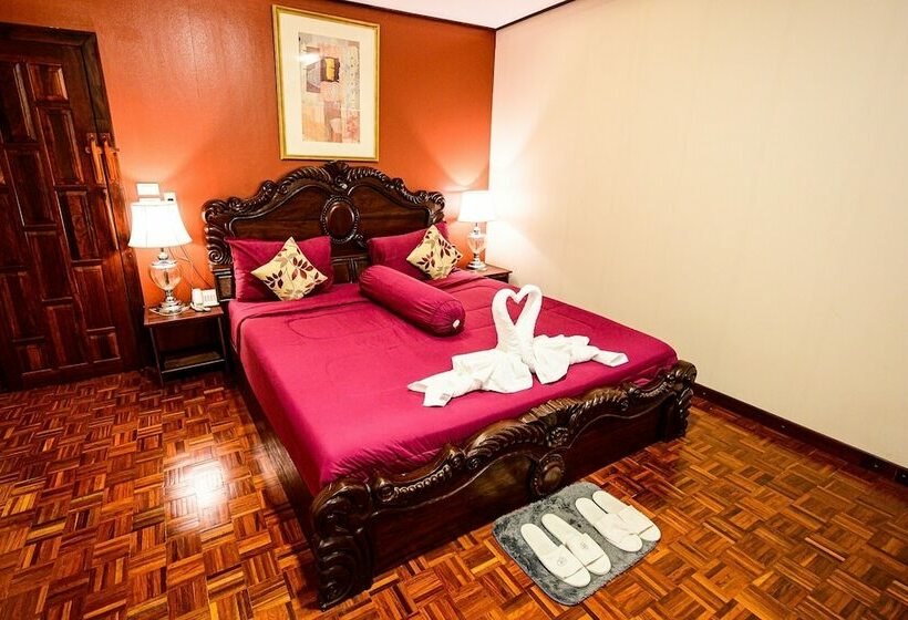 جناح, Rommai At Home