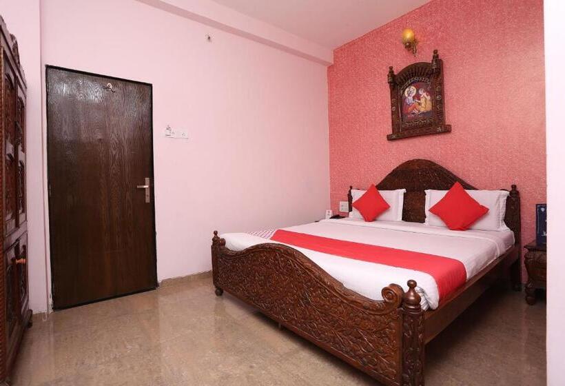 Трехместный Номер Классика, Collection O Paradise