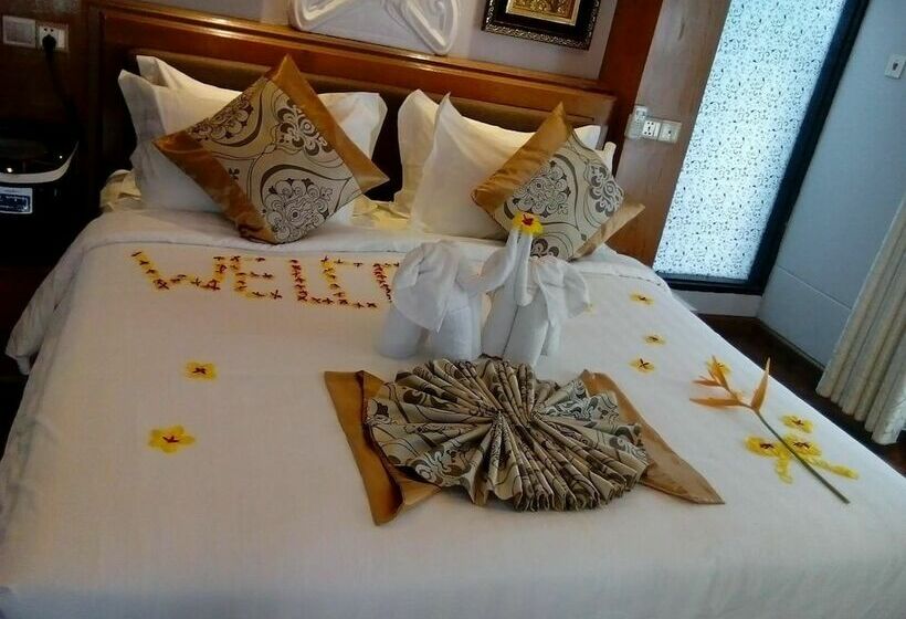 سوییت, Shwe Taung Tan Hotel   Lake View