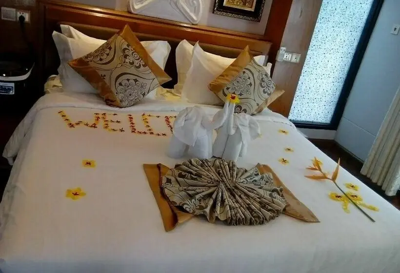 سوییت, Shwe Taung Tan Hotel   Lake View