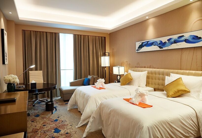 חדר דלוקס, The Thousand Lantern Lake