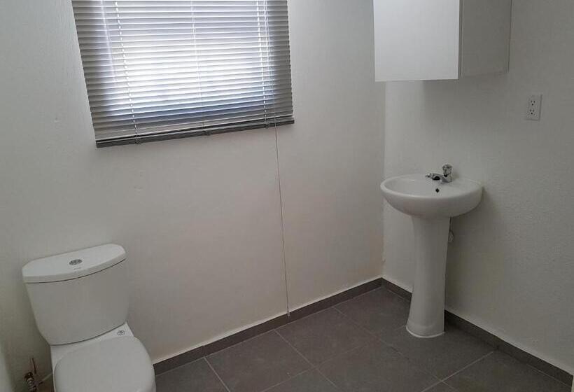 استودیوی استاندارد, Apartment Curacao