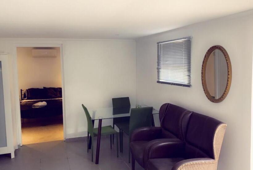 استودیوی استاندارد, Apartment Curacao