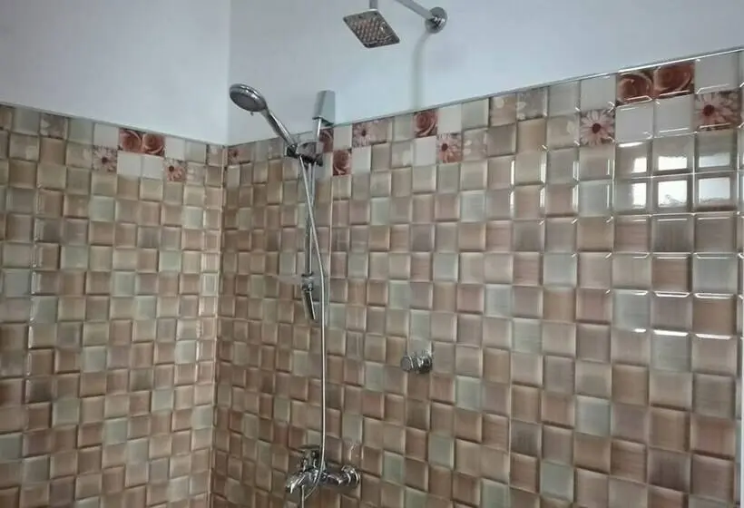 اتاق لوکس سه تخته, Elliot Nature Resort