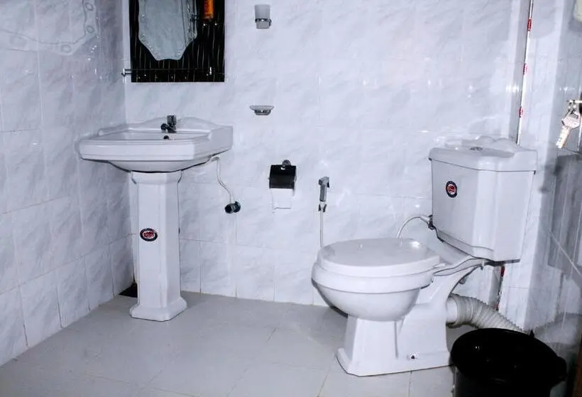 اتاق لوکس سه تخته, Elliot Nature Resort