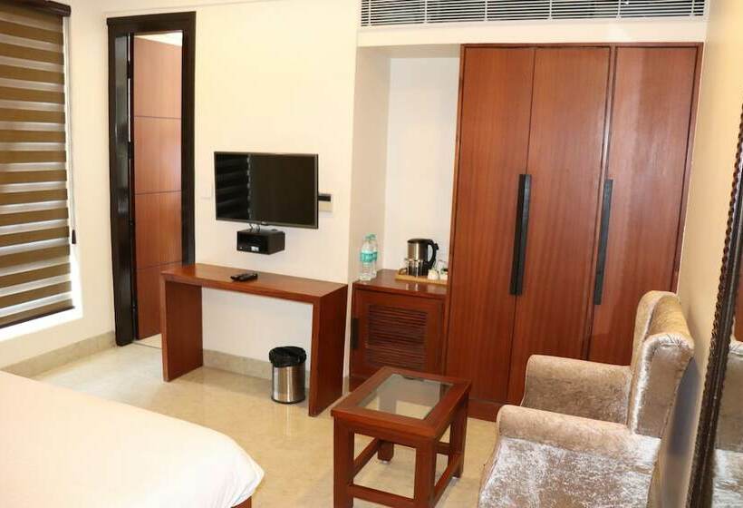 Номер Премиум, Holy River