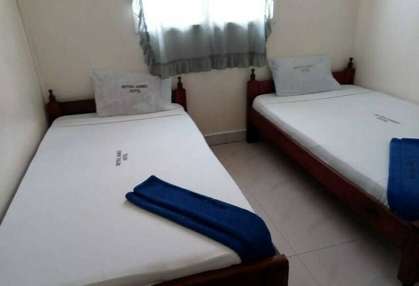 اتاق استاندارد سه نفره, Metric Annex