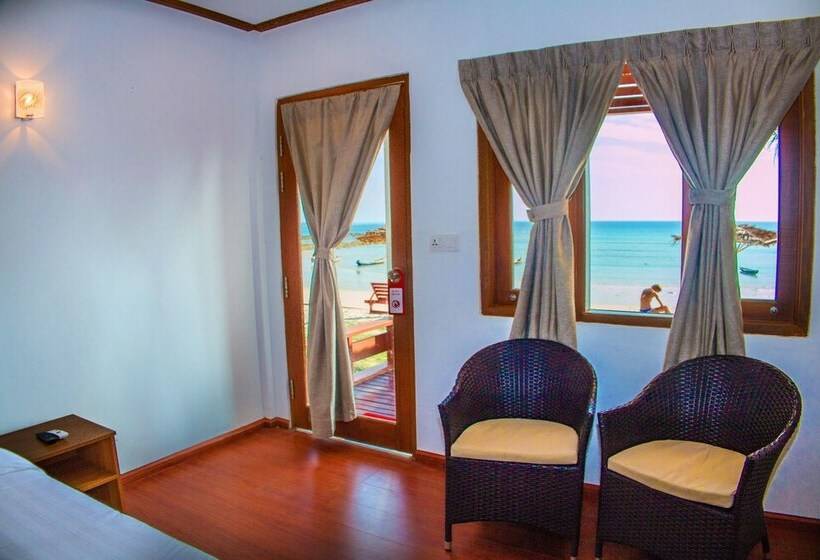 اتاق لوکس با چشمانداز دریا, Ngapali Paradise