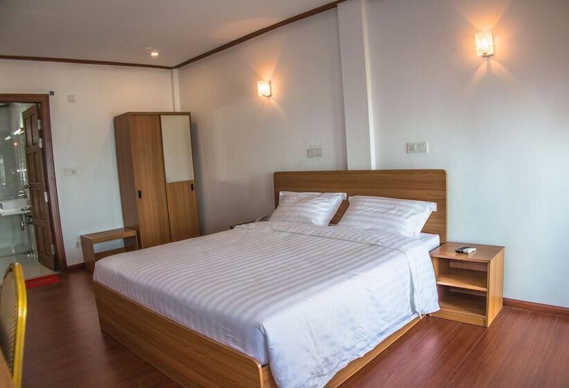 اتاق لوکس با چشمانداز دریا, Ngapali Paradise