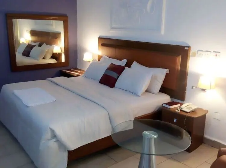 اتاق استاندارد, Signatious Hotel And Suites Delta
