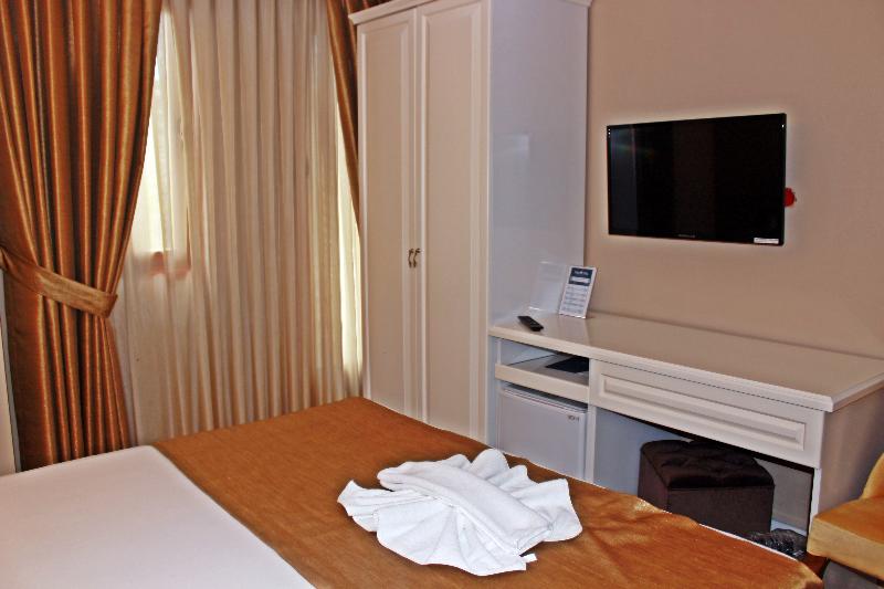 اتاق اساندارد با چشم‌انداز جانبی به دریا, Feza Otel