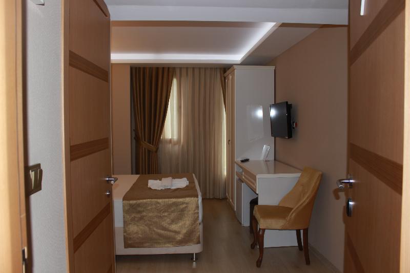 اتاق اساندارد با چشم‌انداز جانبی به دریا, Feza Otel