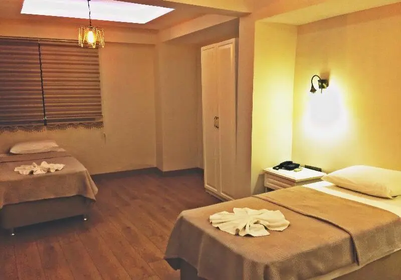 エコノミートリプルルーム, Feza Otel