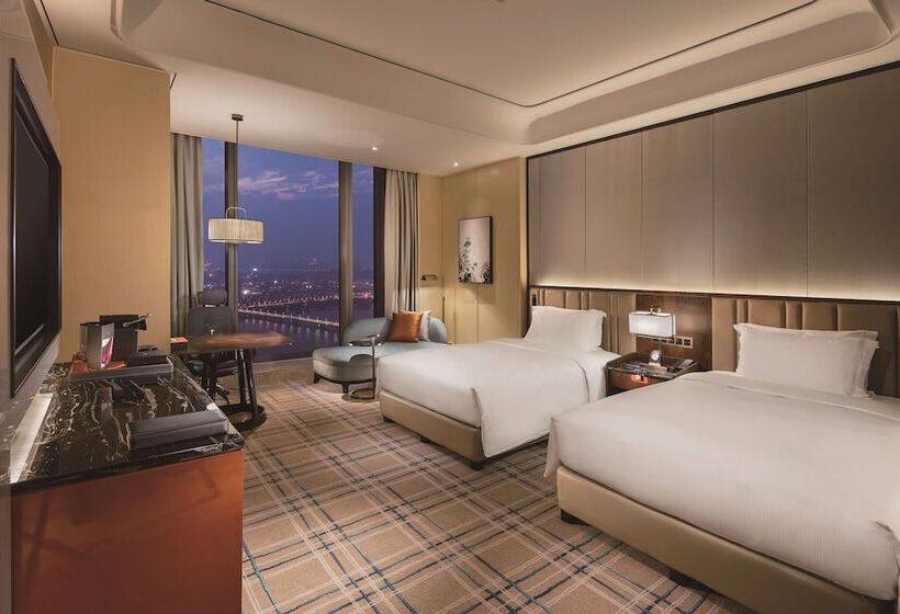 חדר סטנדרט נוף לנהר, Hilton Fuzhou