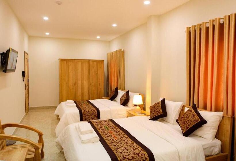 Standard Quadruple Room, Minh Manh