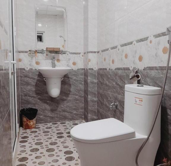 Standard Quadruple Room, Minh Manh