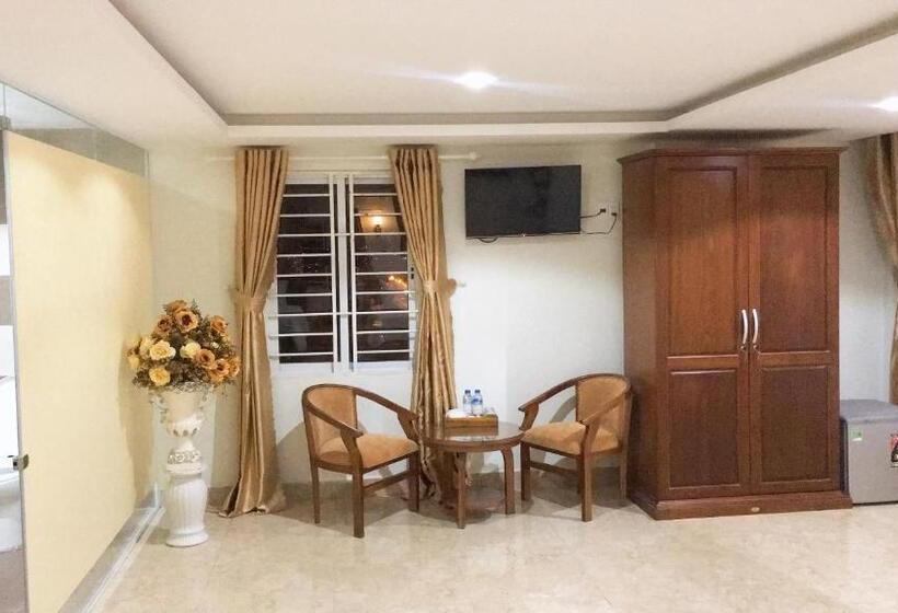 Family Room, Minh Manh