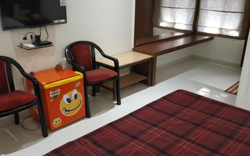 豪华套房, Mahendra