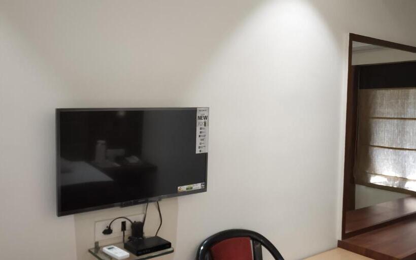 豪华套房, Mahendra