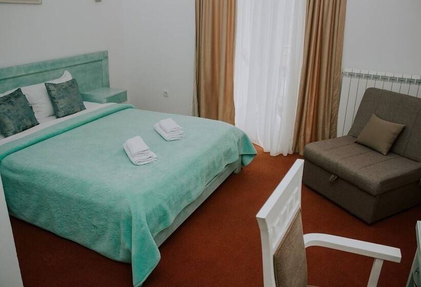 اتاق سوپریور, Serdar