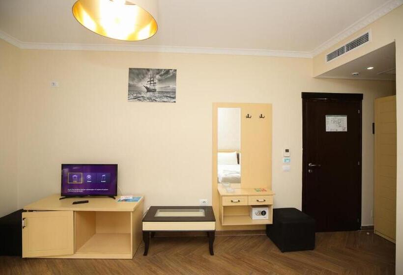 חדר סטנדרט לשלושה עם מרפסת, Summer Stars