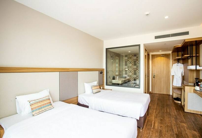 اتاق لوکس, Thanh Mai