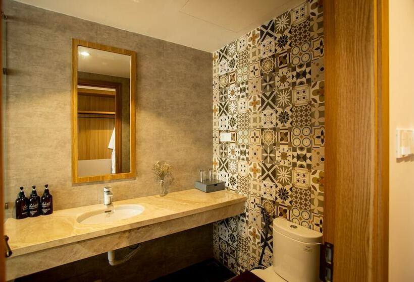 اتاق لوکس, Thanh Mai