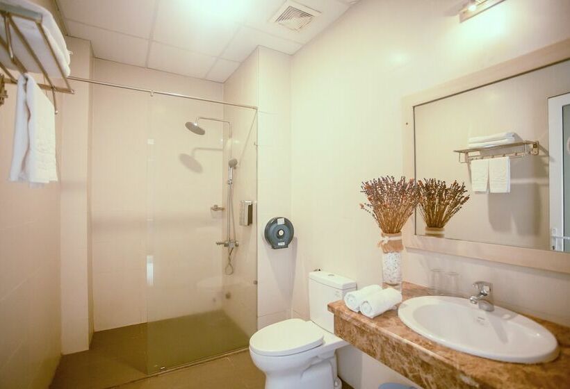 اتاق خانوادگی, Thanh Mai