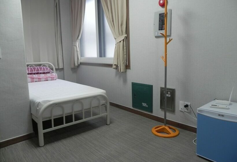 Habitación Estàndard Individual, Jeonju International Hostel