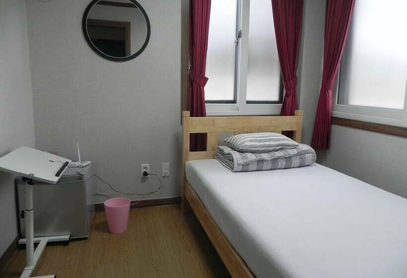 Habitación Estàndard Individual, Jeonju International Hostel