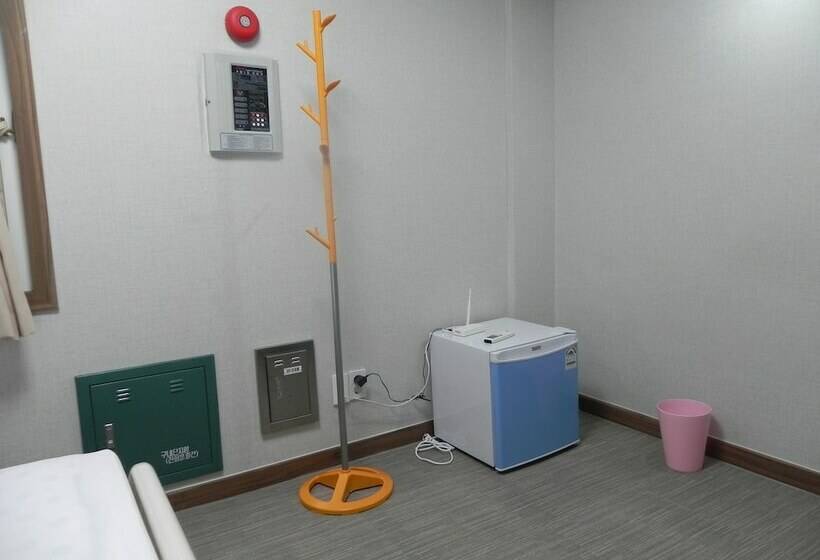 Habitación Estàndard Individual, Jeonju International Hostel