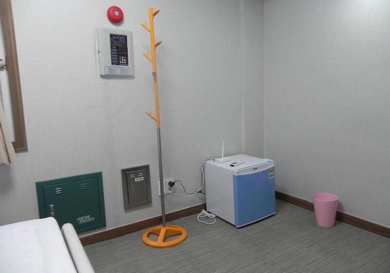 Habitación Estàndard Individual, Jeonju International Hostel