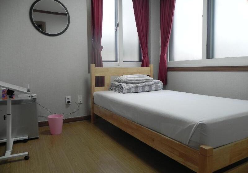 Habitación Estàndard Individual, Jeonju International Hostel