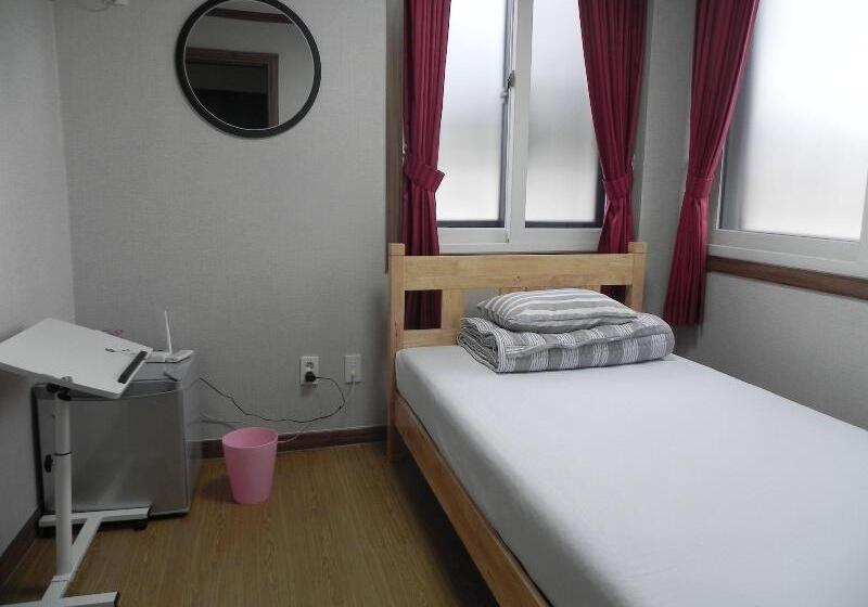 Habitación Estàndard Individual, Jeonju International Hostel