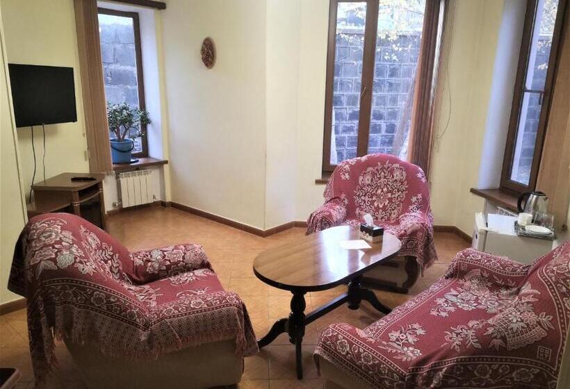 اتاق لوکس, Edem