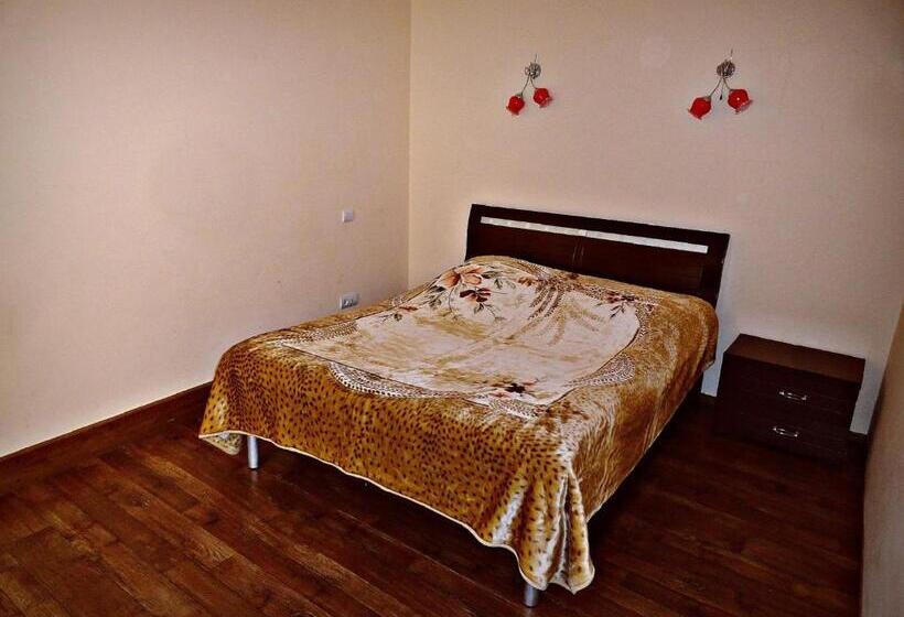 سوییت خانوادگی, Edem