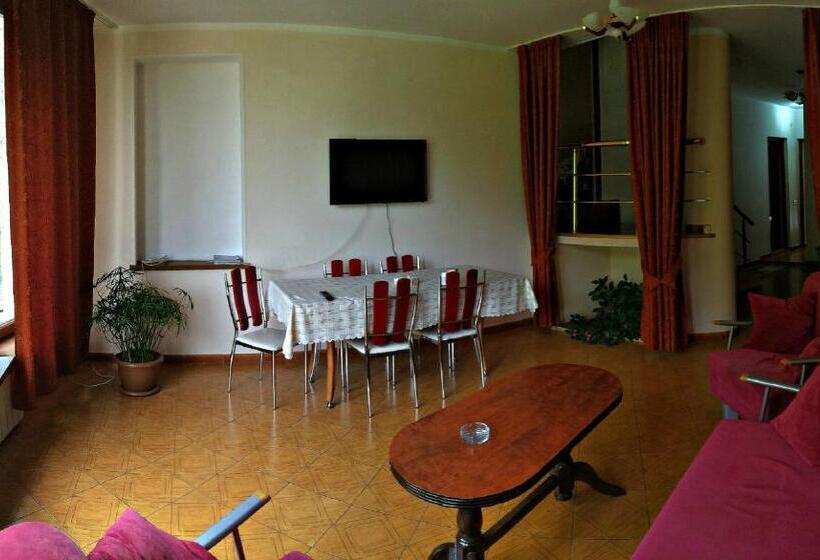 سوییت خانوادگی, Edem